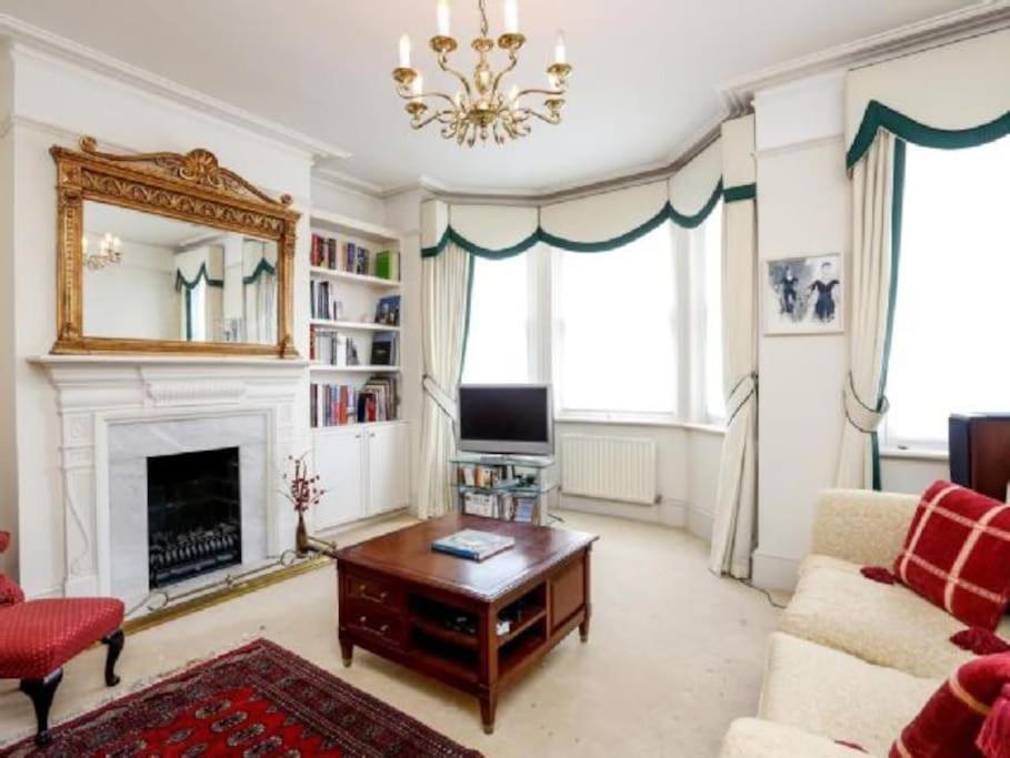 Large 3 Bed Flat In Central Wimbledon London Exterior photo